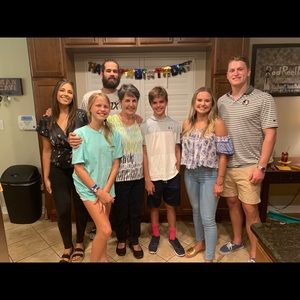 Meet your Posher, Ella